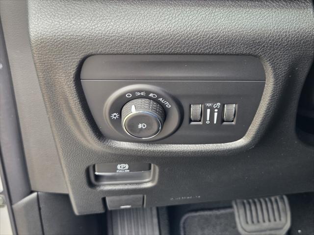 new 2025 Jeep Grand Cherokee car, priced at $45,495