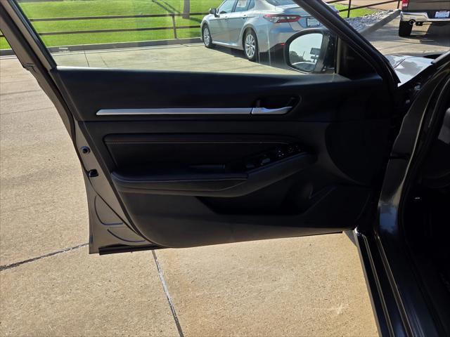 used 2023 Nissan Altima car