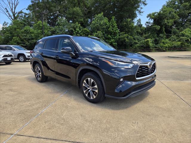used 2021 Toyota Highlander car