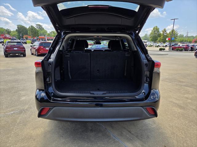 used 2021 Toyota Highlander car