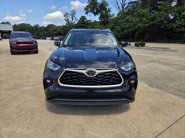 used 2021 Toyota Highlander car