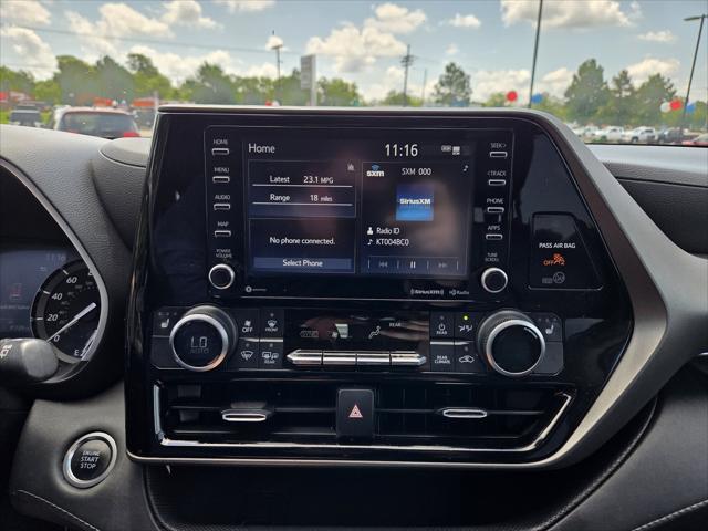 used 2021 Toyota Highlander car
