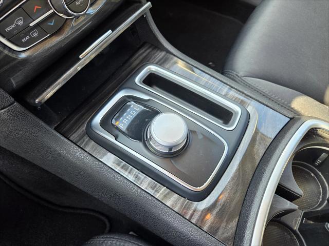 used 2022 Chrysler 300 car