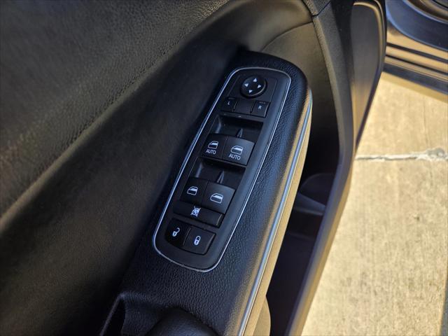 used 2022 Chrysler 300 car