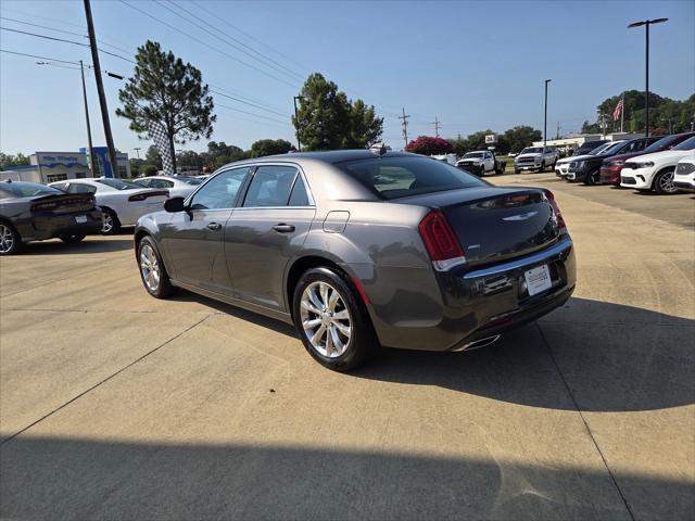 used 2022 Chrysler 300 car