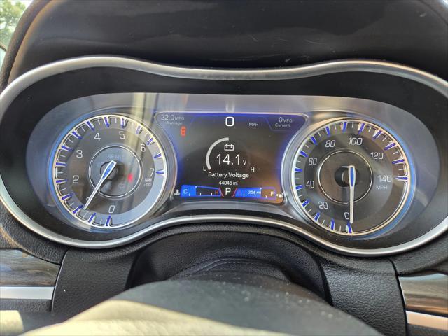 used 2022 Chrysler 300 car