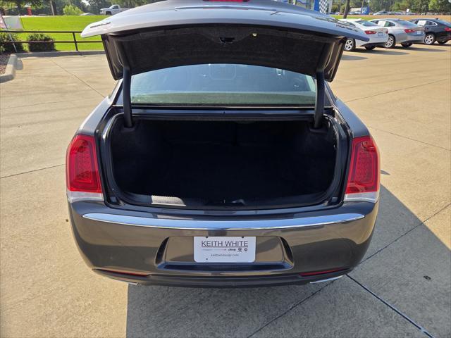 used 2022 Chrysler 300 car