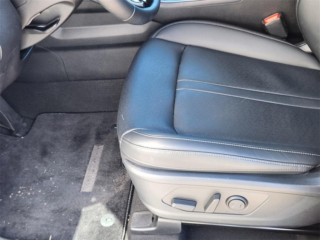 used 2024 Kia Sorento Hybrid car, priced at $33,065