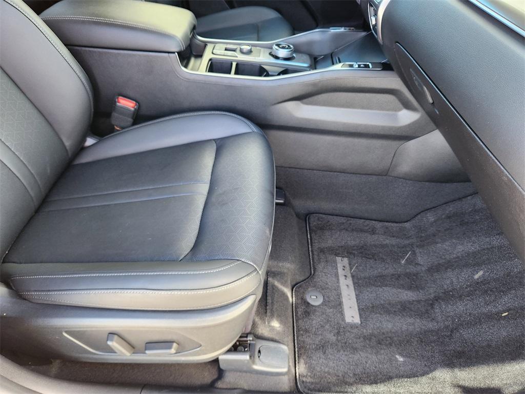 used 2024 Kia Sorento Hybrid car, priced at $33,065