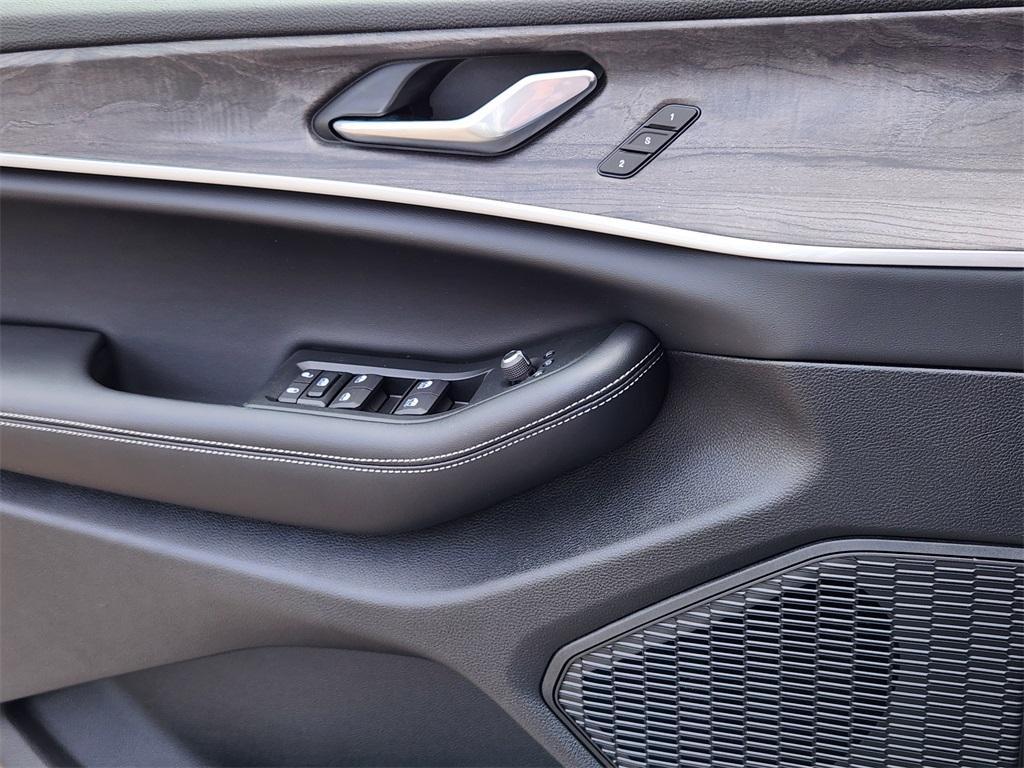 new 2025 Jeep Grand Cherokee car, priced at $47,081