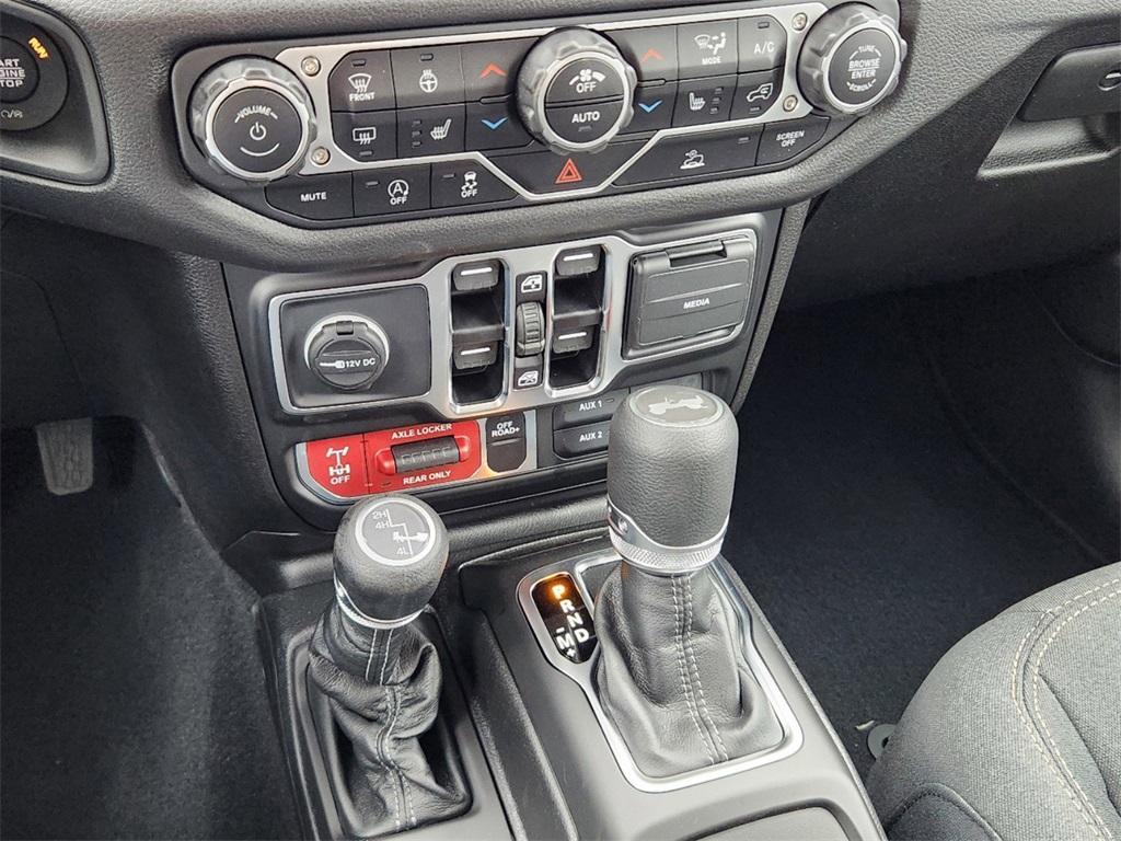 new 2025 Jeep Wrangler car, priced at $46,451