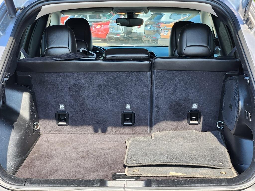 used 2020 Jeep Cherokee car, priced at $18,986