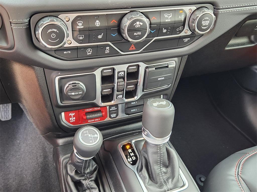 new 2025 Jeep Wrangler car, priced at $55,375