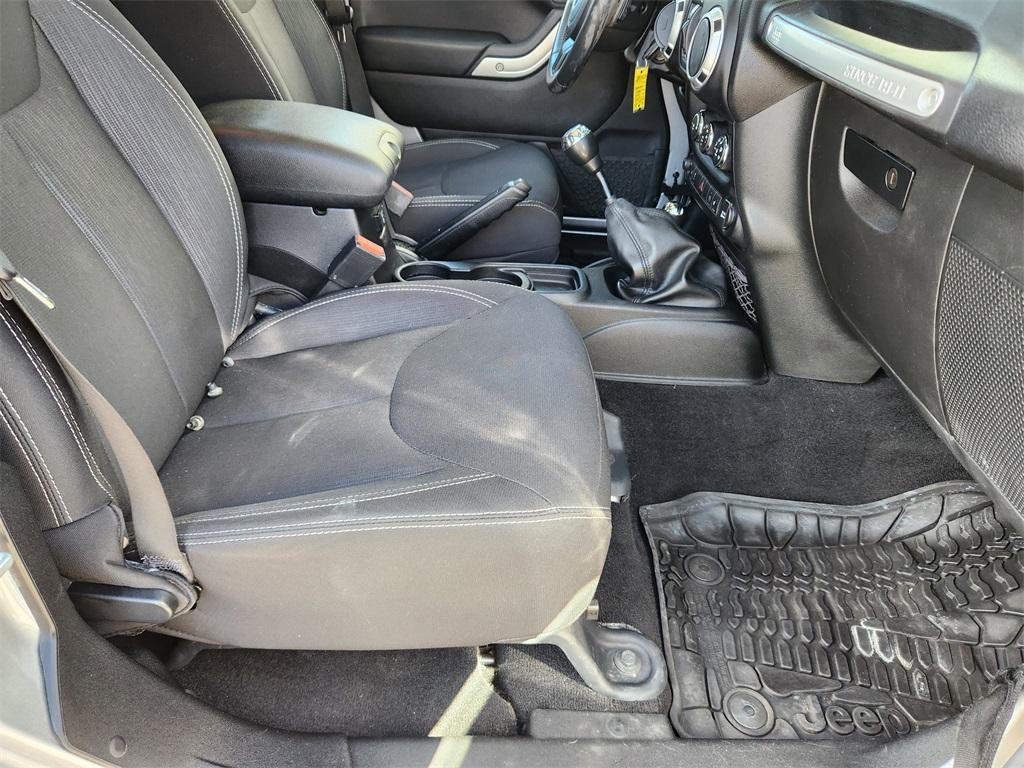 used 2015 Jeep Wrangler Unlimited car, priced at $18,460