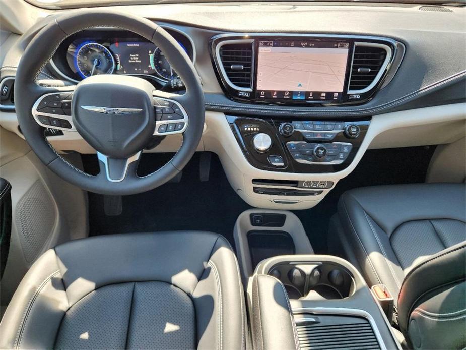 new 2024 Chrysler Pacifica car, priced at $44,152