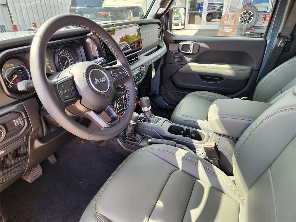 new 2025 Jeep Gladiator car, priced at $54,326