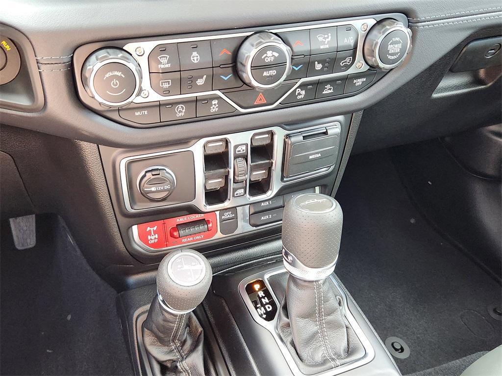 new 2025 Jeep Gladiator car, priced at $54,326