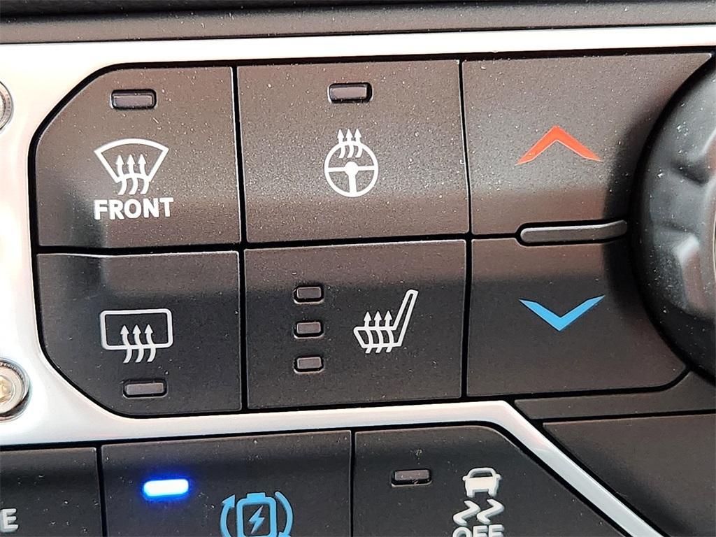 new 2025 Jeep Wrangler car, priced at $40,354