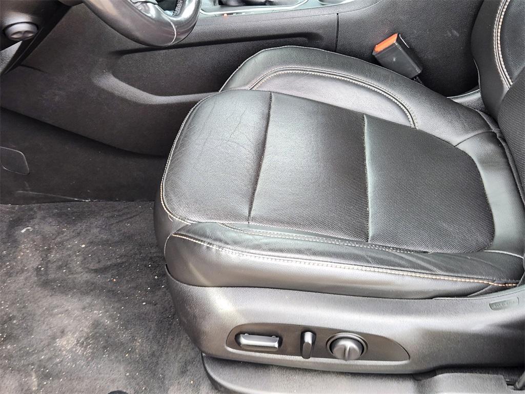 used 2020 Chevrolet Traverse car, priced at $22,777