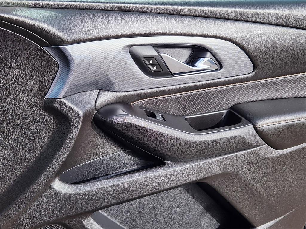 used 2020 Chevrolet Traverse car, priced at $22,777