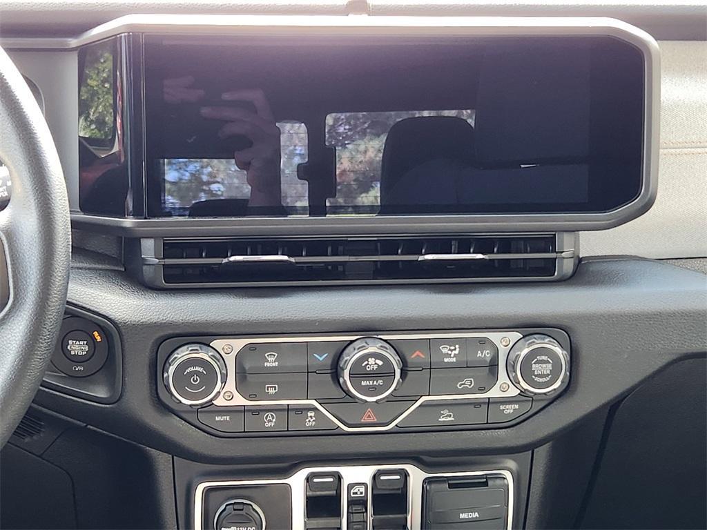 new 2025 Jeep Gladiator car, priced at $36,757