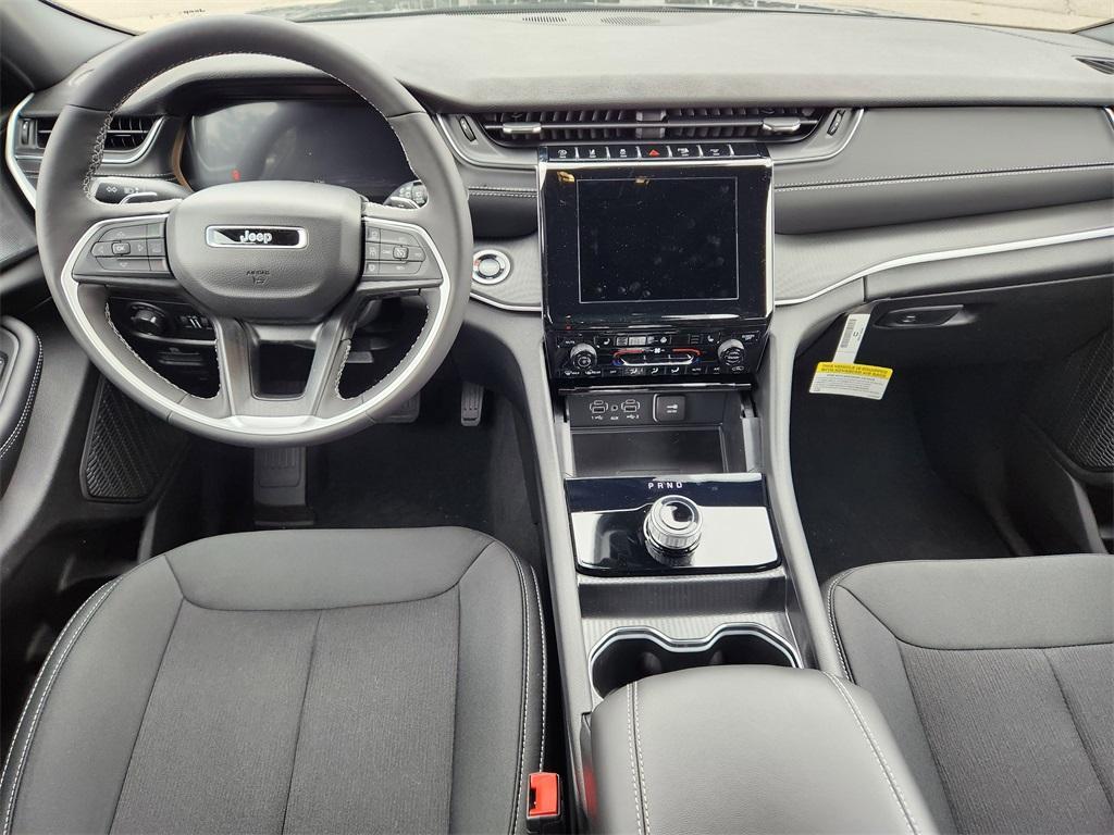 new 2025 Jeep Grand Cherokee car, priced at $40,532