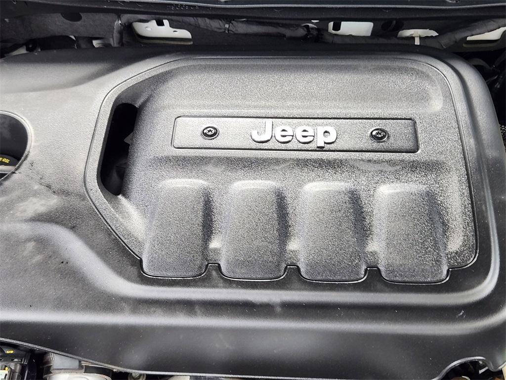 used 2019 Jeep Cherokee car, priced at $18,112