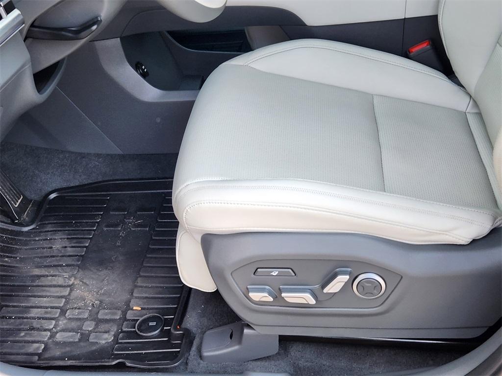 used 2024 Hyundai Santa Fe car, priced at $43,579
