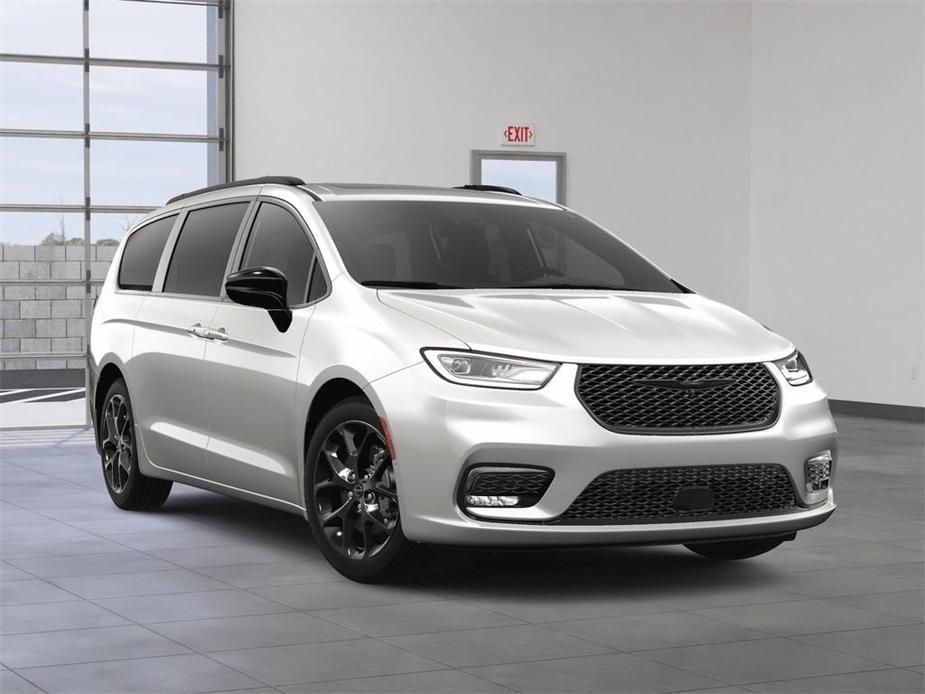 new 2024 Chrysler Pacifica car, priced at $52,283