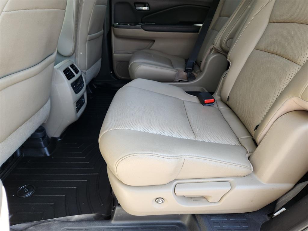 used 2017 Honda Pilot car, priced at $23,126