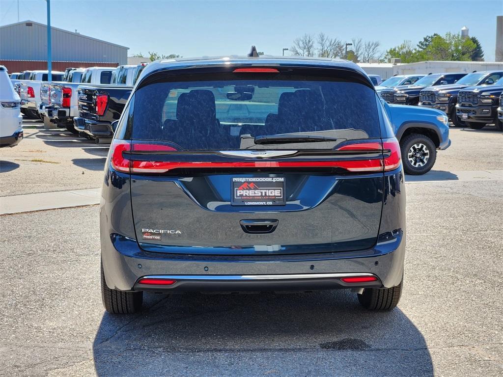 new 2025 Chrysler Pacifica car, priced at $40,096