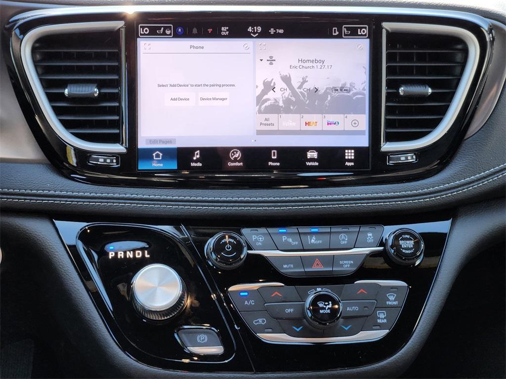 new 2025 Chrysler Pacifica car, priced at $40,096