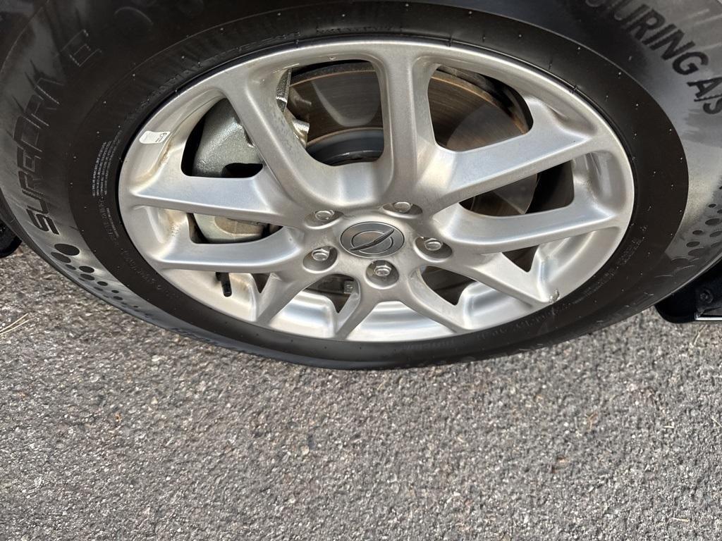 used 2024 Chrysler Pacifica car, priced at $31,882