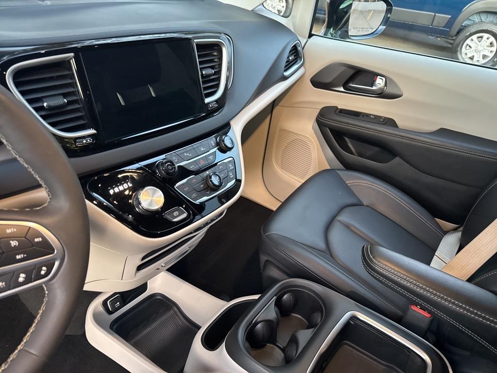 used 2024 Chrysler Pacifica car, priced at $31,882