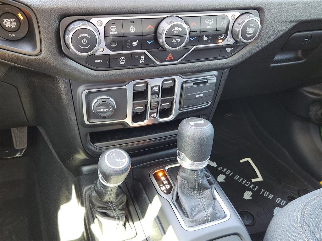 new 2025 Jeep Wrangler car, priced at $41,037