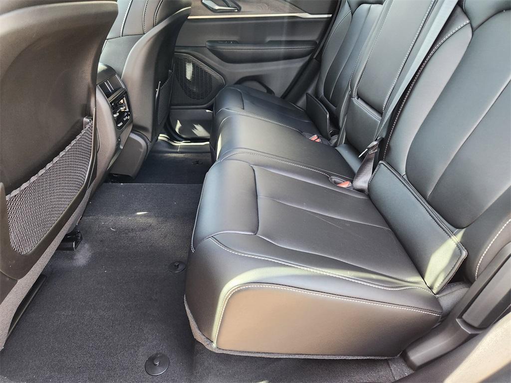 new 2025 Jeep Grand Cherokee car, priced at $43,330