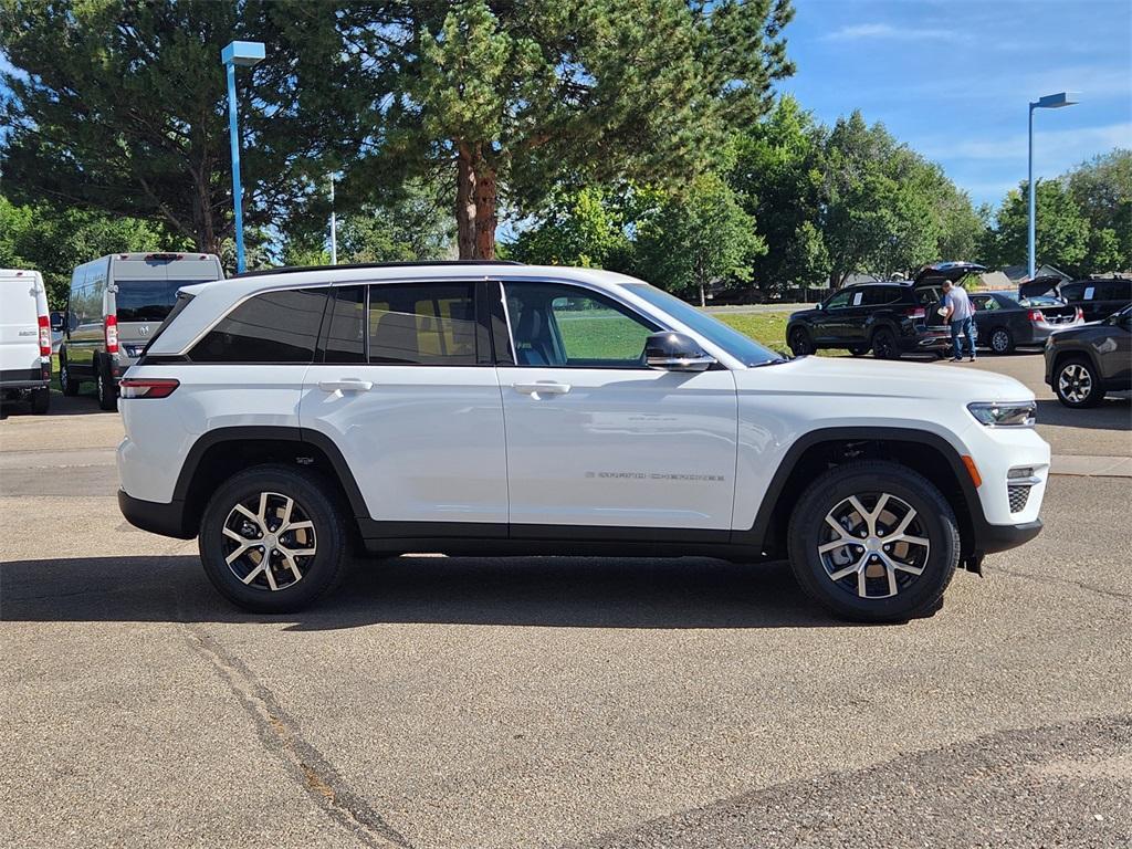 new 2025 Jeep Grand Cherokee car, priced at $43,330