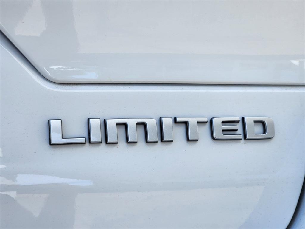 new 2025 Jeep Grand Cherokee car, priced at $43,330