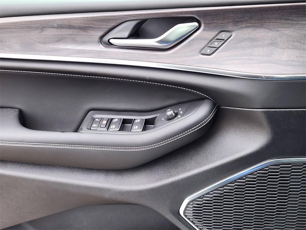 new 2025 Jeep Grand Cherokee L car, priced at $46,438