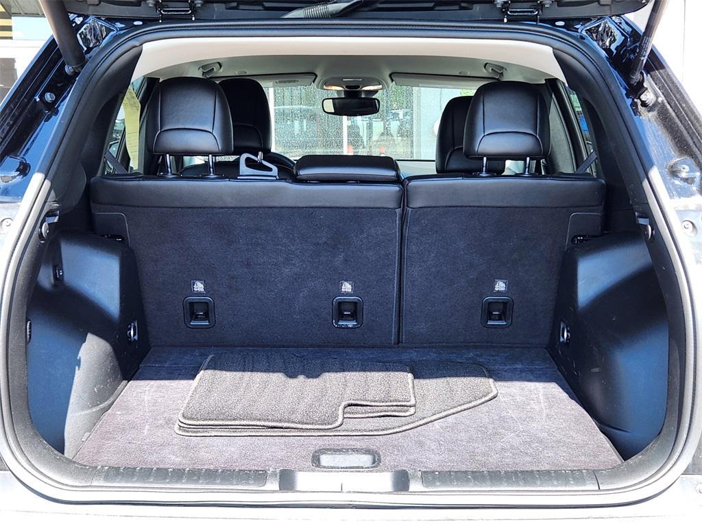 used 2023 Jeep Cherokee car, priced at $25,182