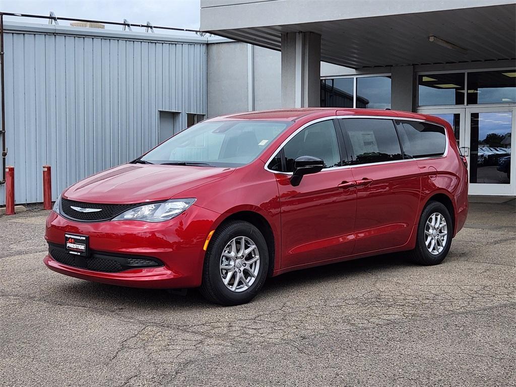 new 2025 Chrysler Pacifica car, priced at $40,102