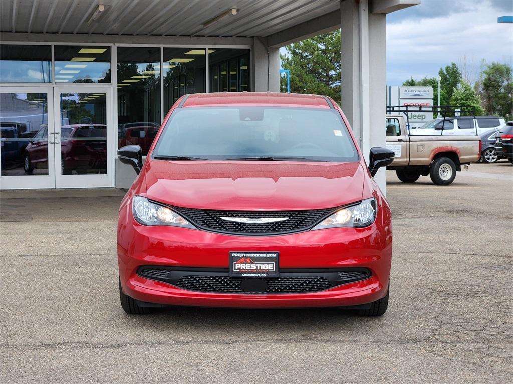 new 2025 Chrysler Pacifica car, priced at $40,102