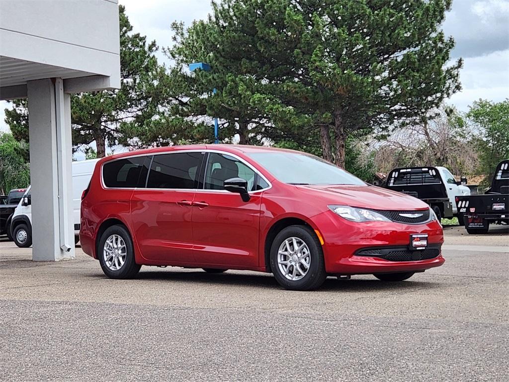 new 2025 Chrysler Pacifica car, priced at $40,034