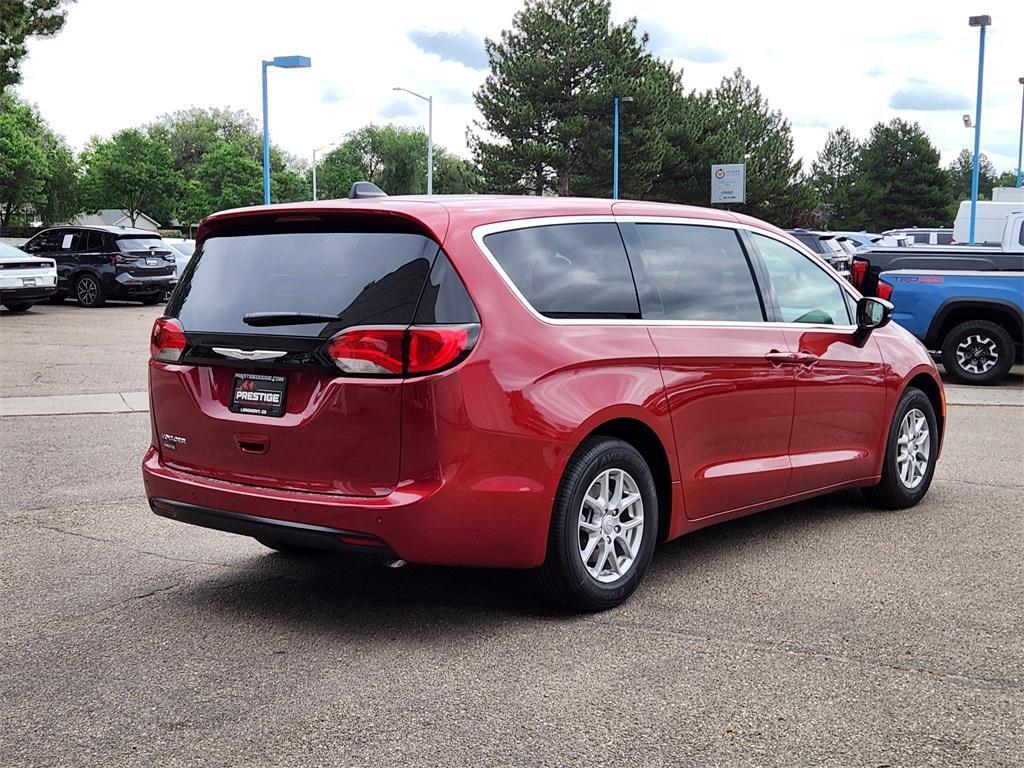 new 2025 Chrysler Pacifica car, priced at $40,102