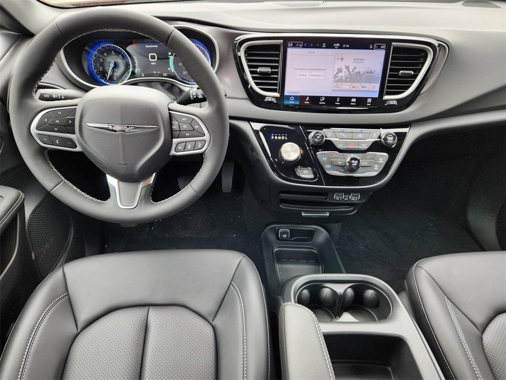 new 2025 Chrysler Pacifica car, priced at $40,102