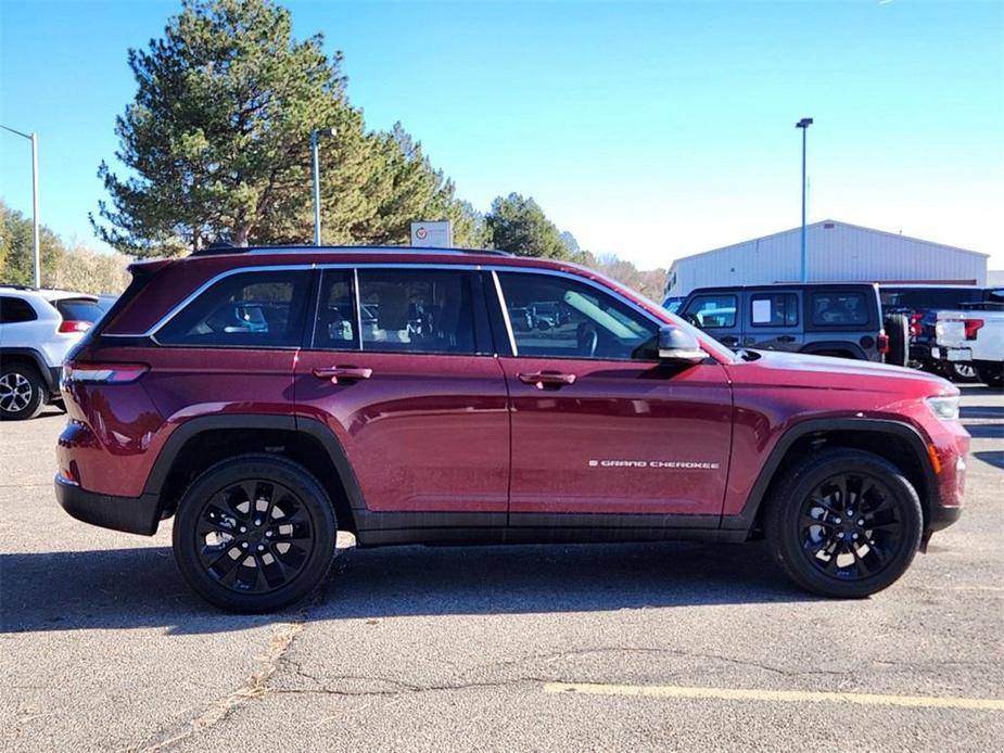 used 2022 Jeep Grand Cherokee car, priced at $35,588