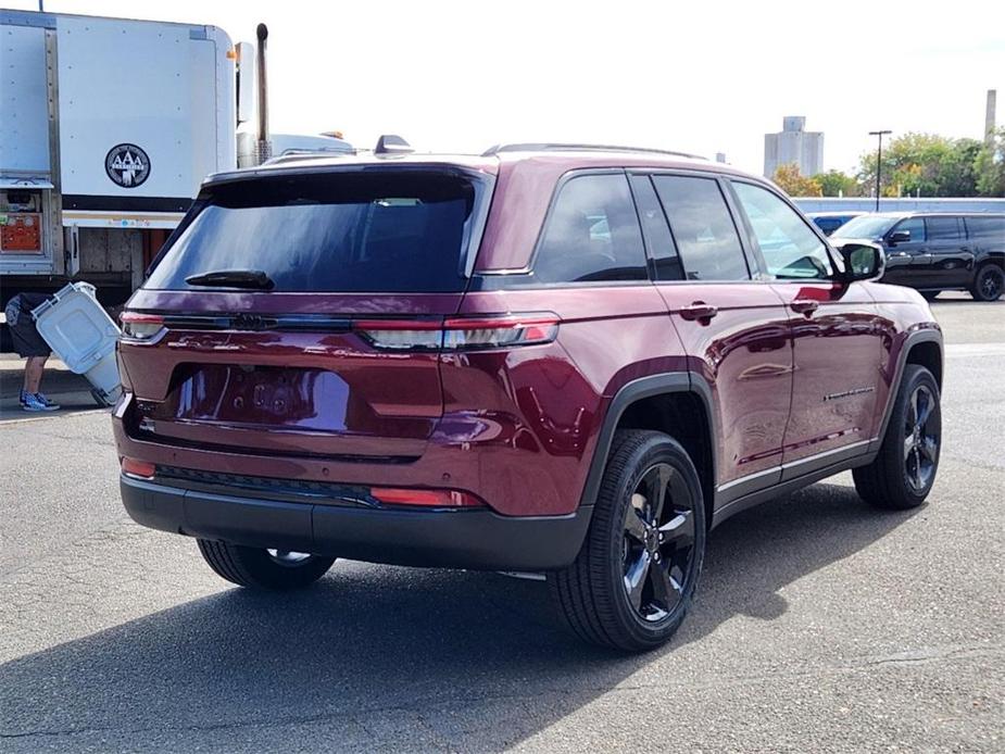 new 2024 Jeep Grand Cherokee car, priced at $41,976