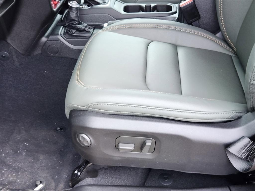 new 2025 Jeep Gladiator car, priced at $56,084