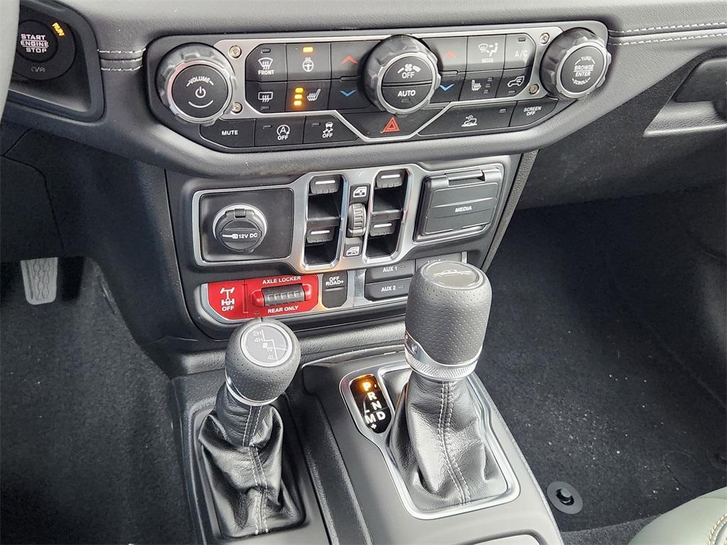 new 2025 Jeep Gladiator car, priced at $56,084