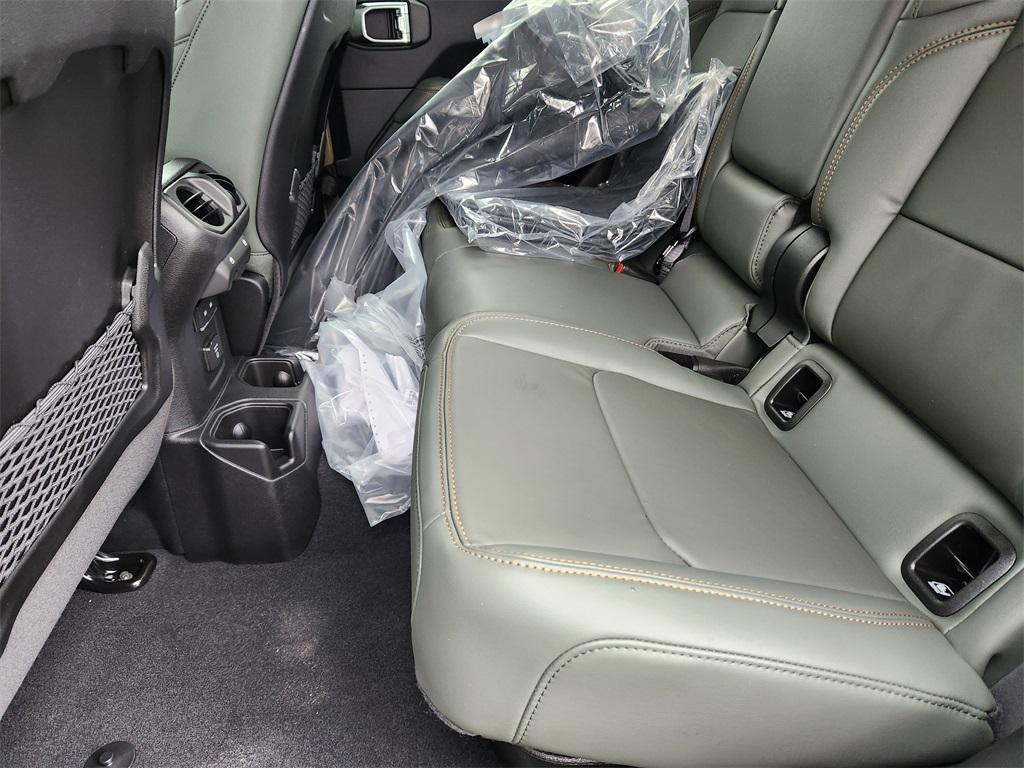 new 2025 Jeep Gladiator car, priced at $56,084